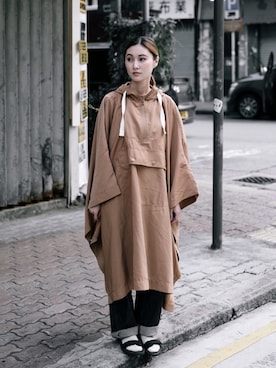 「MONKI（モンキ）のアイテム（ポンチョ）」を使った、BlackTaさん（レディース・156cm）の秋コーディネート