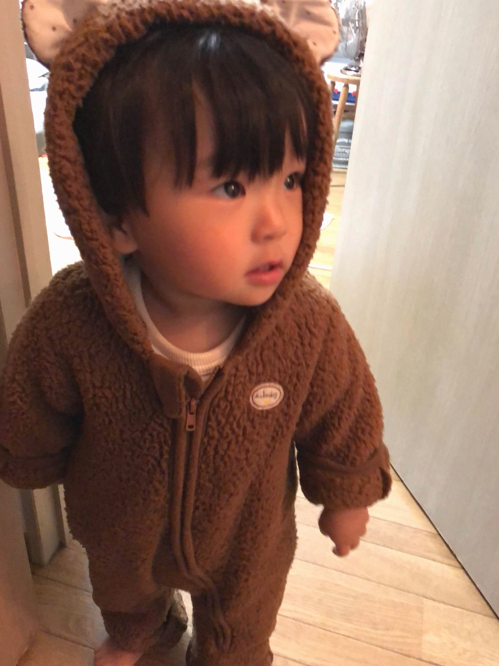 「カジュアルコーデ、男の子、キッズコーデ、もこもこ、くまさん、ボア」｜「e.a.Bのアイテム（カバーオール、ブラウン系）」を使った、ぎんのすけとすずのすけさん（キッズ・90cm）の冬コーディネートの1枚目の写真