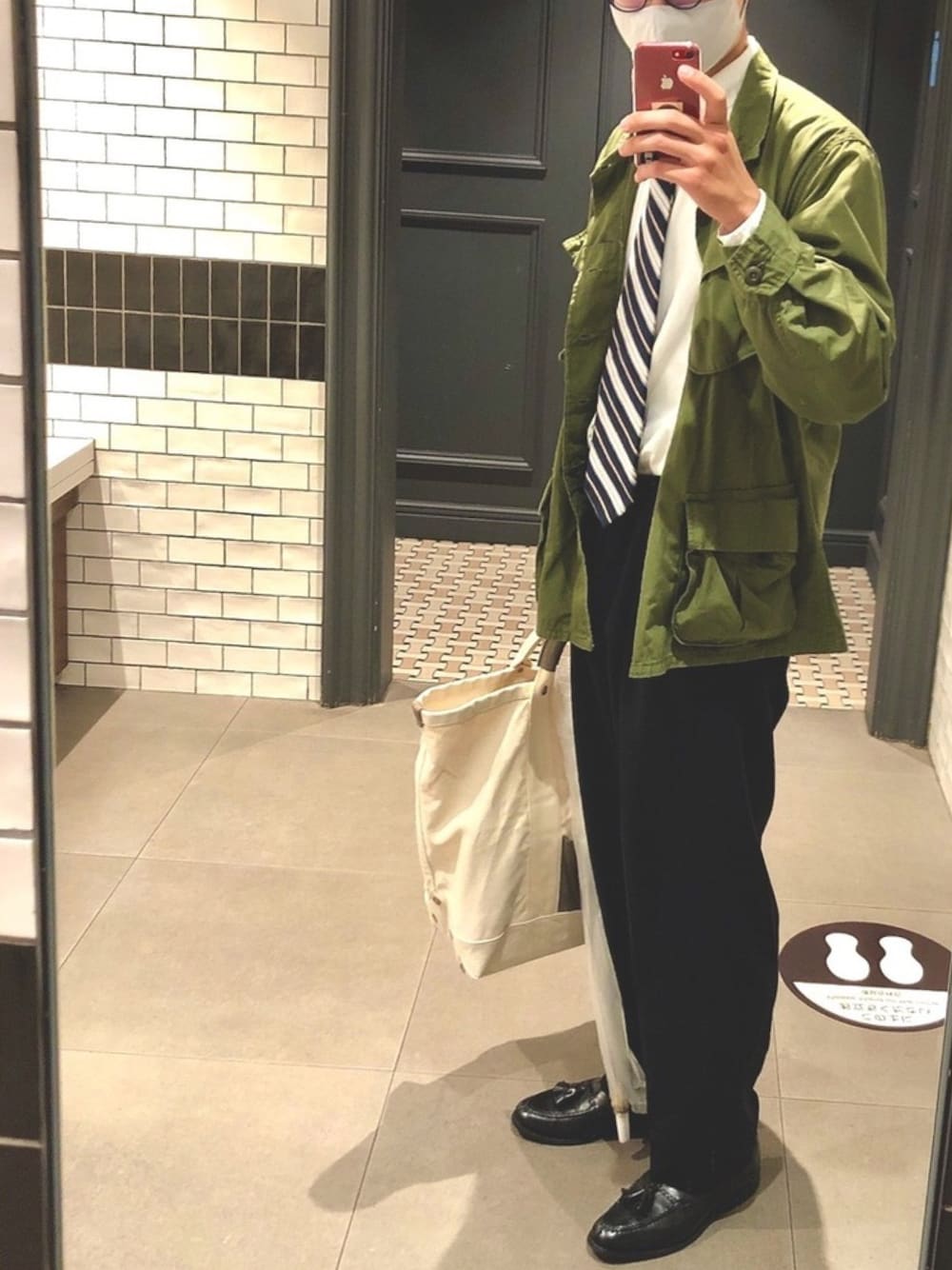 「オトナカジュアル、古着、ミリタリー、きれいめカジュアル、秋のコーデ、革靴、大学生、今日のコーデ、おしゃれさんと繋がりたい」｜「Steven Alanの＜Steven Alan＞ VN TRO 2PLEATED SLACKS-BOLD/パンツ（その他パンツ、ブルー系）」を使った、Yuta さん（メンズ・181cm）の秋コーディネートの1枚目の写真