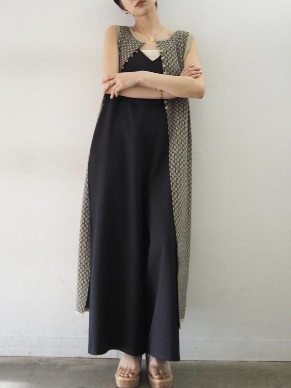 「Lumierのアイテム（トップス、ブラウン系）」を使った、memeさん（レディース・159cm）の春コーディネートの1枚目の写真