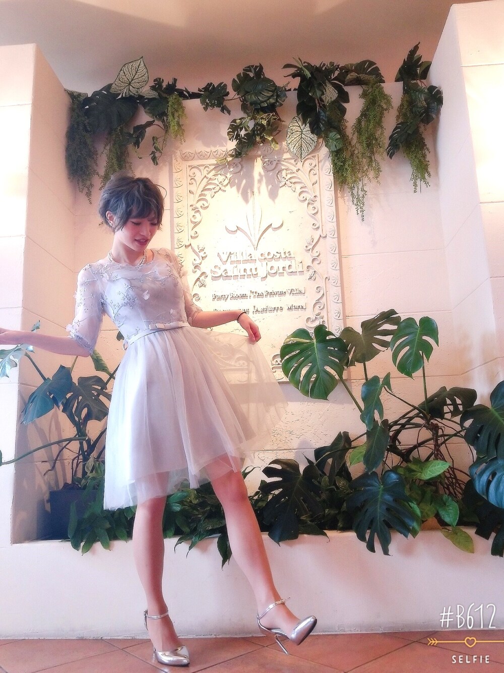 「ドレス、結婚式、ワンピース、シンプルコーデ、おしゃれさんと繋がりたい、ショート、低身長、シルバー、パンプス、春コーデ」｜「LibertyDollのお気に入り登録数 15000人突破の超人気アイテム☆シルエットと履き心地を追求したポインテッドトゥセパレートストラップ美脚パンプス♪LibertyDoll5430（パンプス、シルバー系）」を使った、おりこさん（レディース・155cm）の春コーディネートの1枚目の写真