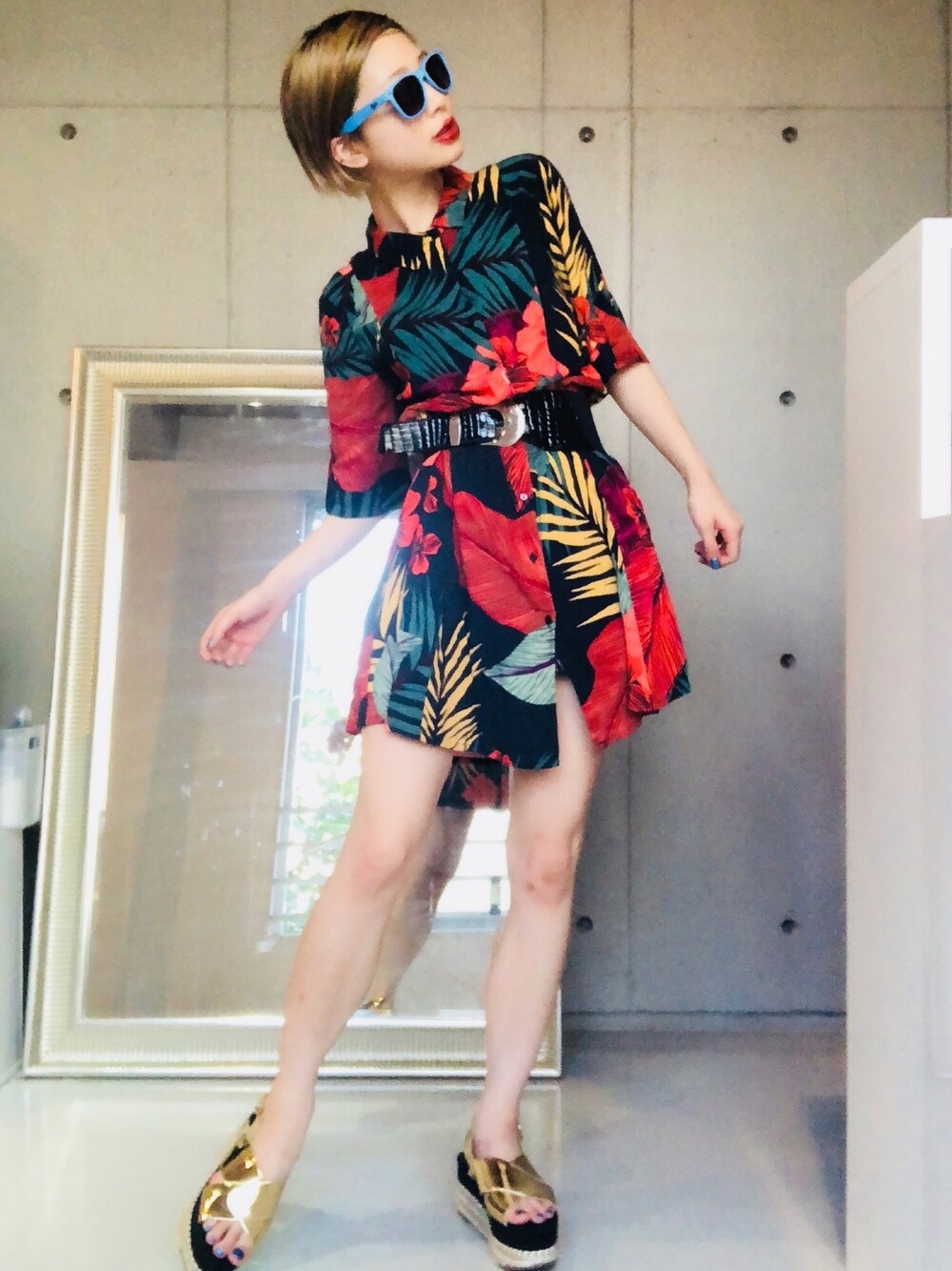 「オトナ女子、今日のコーデ、summer、厚底サンダル、花柄、夏コーデ、ZARA、ワンピース、サングラス、おしゃれさんと繋がりたい」｜「Ray-BanのRay-Ban - Wayfarer サングラス - unisex - アセテート - ワンサイズ（サングラス、ブルー系）」を使った、おりこさん（レディース・155cm）の夏コーディネートの1枚目の写真