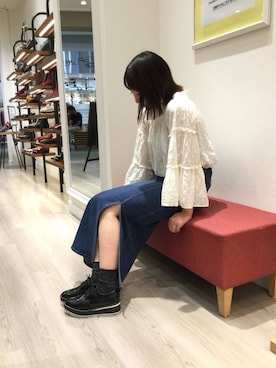 「mystic（ミスティック）のアイテム（デニムスカート）」を使った、ORientalTRaffic 阪急西宮ガーデンズ店さん（レディース・162cm）の秋コーディネート