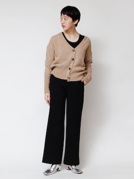 「ID DAILYWEAR（アイディーデイリーウェア）のアイテム（ニット/セーター、ベージュ系）」を使った、DAILYSHOPさんの秋コーディネート