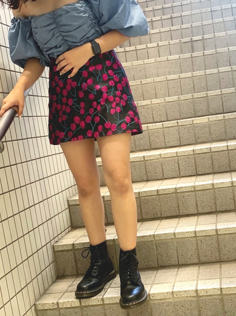 「オフショル、デニムコーデ、さくらんぼ、チェリー、台形ｽｶｰﾄ、春夏コーデ、休日スタイル」｜「lilLillyのアイテム（その他トップス、ブルー系）」を使った、ᴋᴀɴᴀさん（レディース・160cm）の夏コーディネートの1枚目の写真