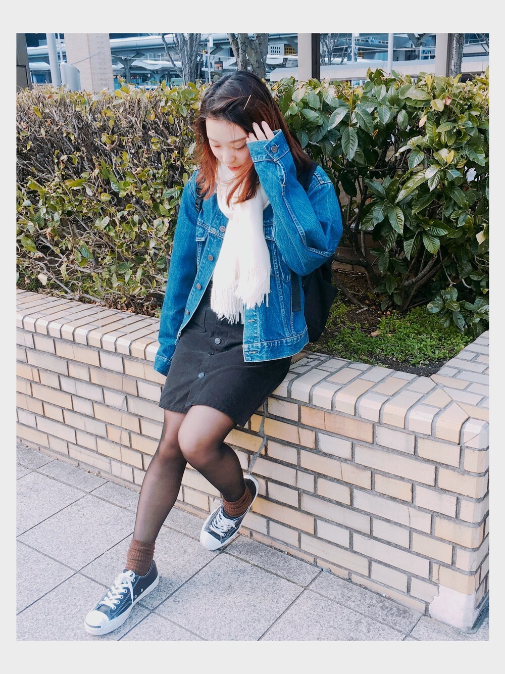 「冬、カジュアルコーデ、ootd、シンプルコーデ、デニム、黒、オーバーサイズ、韓国ファッション、152cm」｜「JACK PURCELLのアイテム（スニーカー、ブラック系）」を使った、橋爪さん（レディース・152cm）の冬コーディネートの1枚目の写真