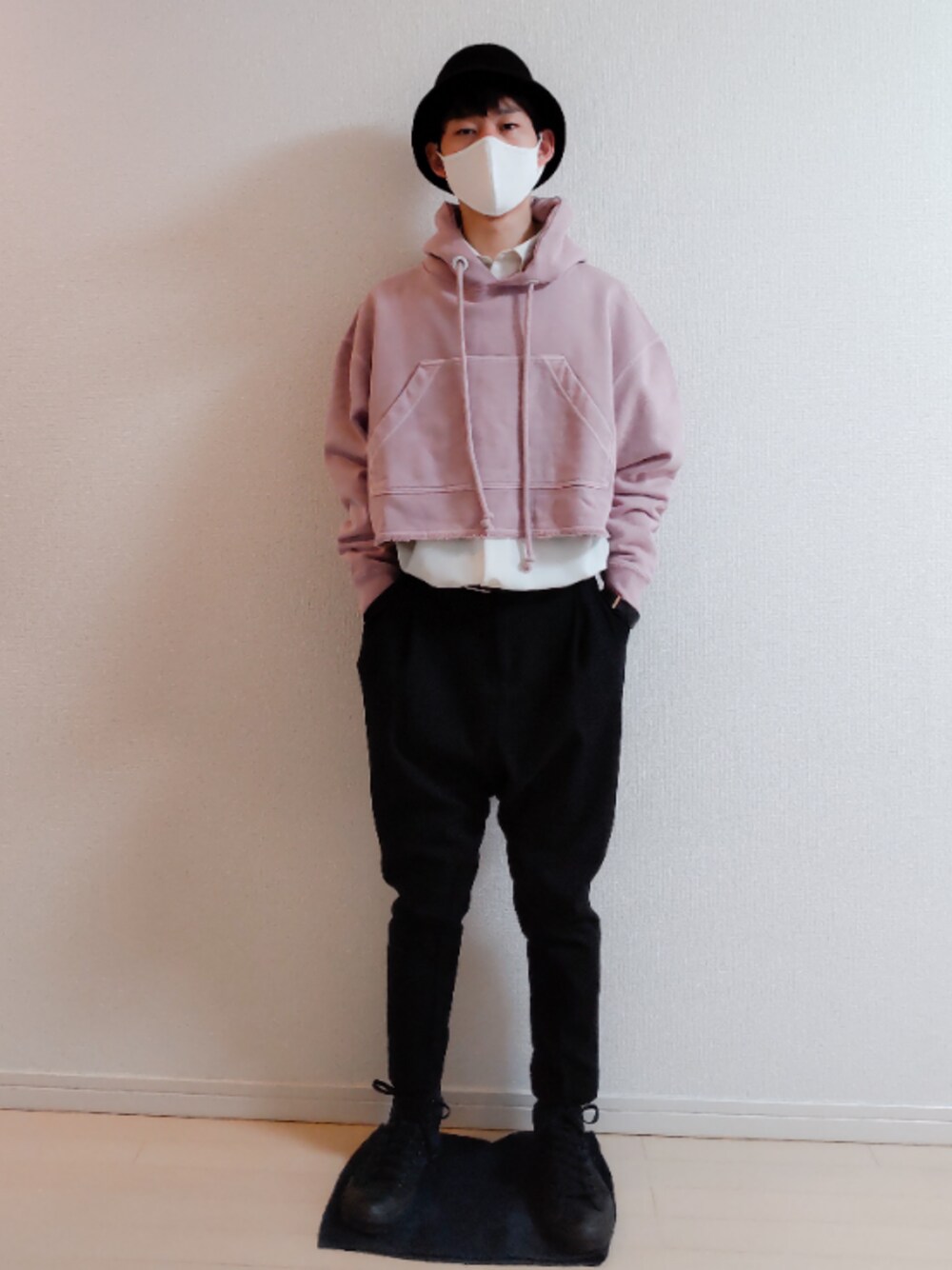 「レースアップシューズ」｜「KANGOLのKANGOL/カンゴール/Bermuda Casual/ベルハット（ハット、ブラック系）」を使った、AAaaさん（メンズ・168cm）の春コーディネートの1枚目の写真