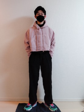 「soe（ソーイ）のアイテム（パーカー）」を使った、AAaaさん（メンズ・168cm）の春コーディネート