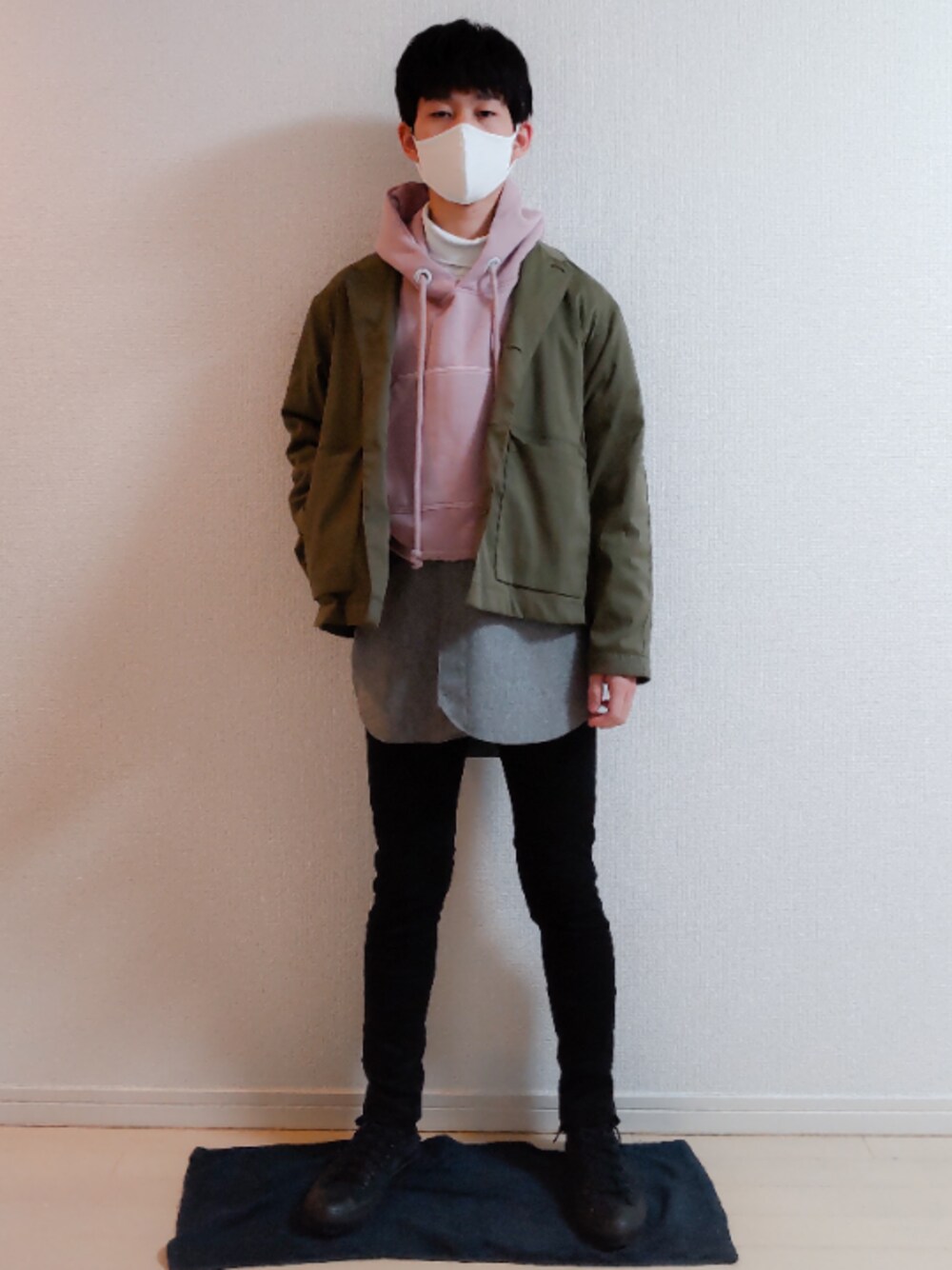 「春コーデ」｜「GUのアイテム（マスク、ホワイト系）」を使った、AAaaさん（メンズ・168cm）の春コーディネートの1枚目の写真