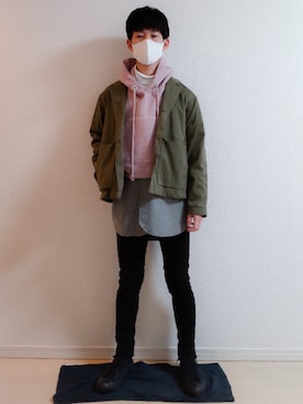 「soe（ソーイ）のアイテム（パーカー）」を使った、AAaaさん（メンズ・168cm）の春コーディネート