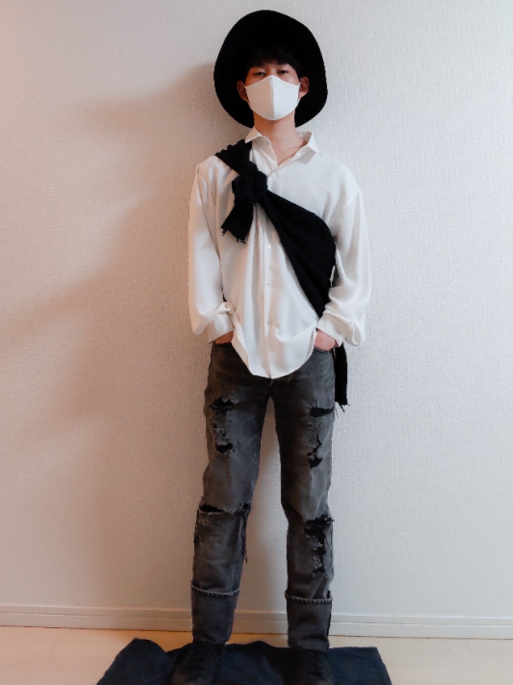 「たすき掛け」｜「KIJIMA TAKAYUKIの＜KIJIMA TAKAYUKI（キジマ タカユキ）＞ コットンナイロン　ハット（ハット、ブラック系）」を使った、AAaaさん（メンズ・168cm）の春コーディネートの1枚目の写真