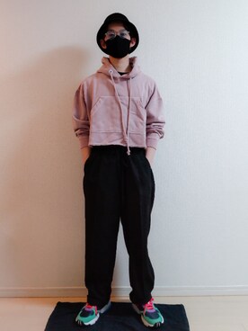 「soe（ソーイ）のアイテム（パーカー）」を使った、AAaaさん（メンズ・168cm）の春コーディネート
