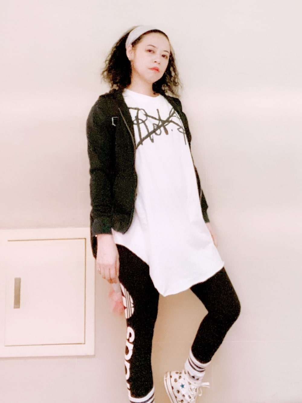 「Vivienne Westwoodのアイテム（Tシャツ/カットソー、ホワイト系）」を使った、annabelさん（レディース・154cm）の秋コーディネートの1枚目の写真