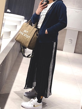 「MARC JACOBS（マークジェイコブス）のアイテム（トートバッグ）」を使った、annabelさん（レディース・154cm）の秋コーディネート