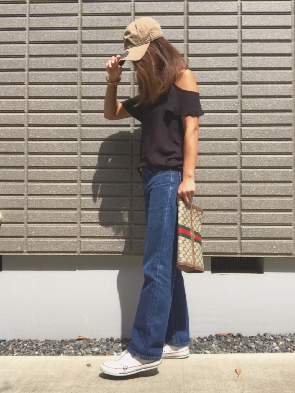 「シンプルコーデ、オトナカジュアル、秋コーデ、プチプラコーデ、ママコーデ、スニーカー女子」｜「BEAMSの∀NEW ERA × BEAMS / 別注 チビロゴ ベースボール キャップ 17FW（キャップ、グリーン系）」を使った、erikoさん（レディース・163cm）の秋コーディネートの1枚目の写真