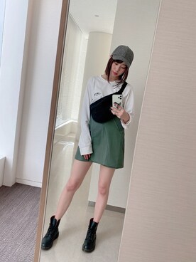 「Heather（ヘザー）のアイテム（ボディバッグ/ウエストポーチ）」を使った、藤江れいなさん（レディース・162cm）の秋コーディネート