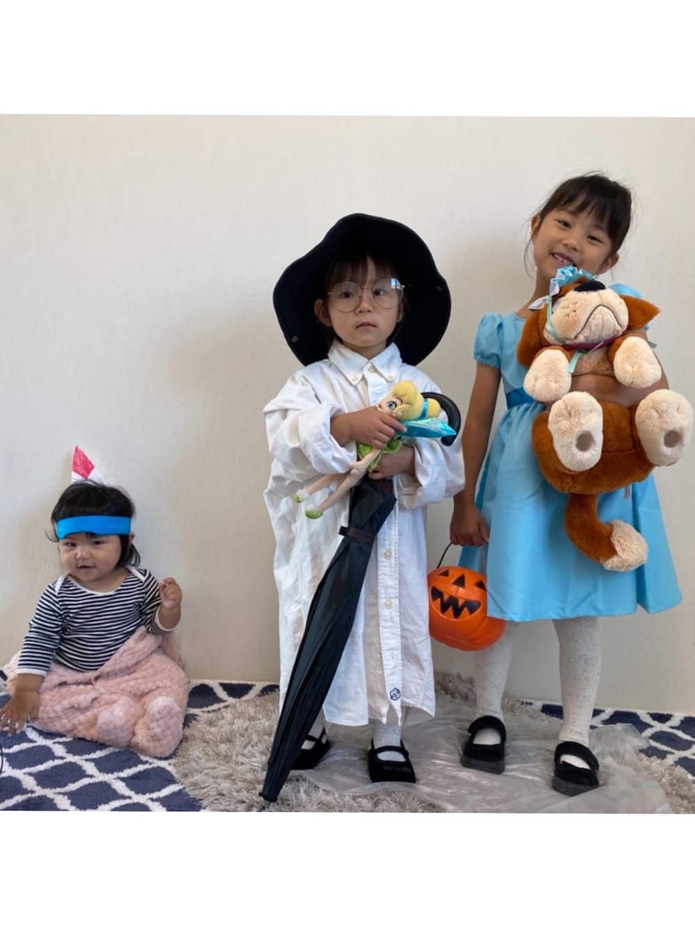 「wearhalloween2020、ピーターパン、ハロウィン、キッズコーデ」｜「Amazonのアイテム（ワンピース、ブルー系）」を使った、minaさん（キッズ・110cm）の秋コーディネートの1枚目の写真