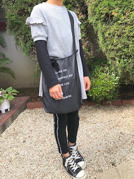 「AZUL（アズール）のアイテム（バッグ）」を使った、meさん（キッズ・120cm）の春コーディネート