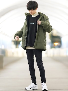 「FEKETE（フェケテ）のアイテム（スウェット）」を使った、こめさん（メンズ・177cm）の冬コーディネート