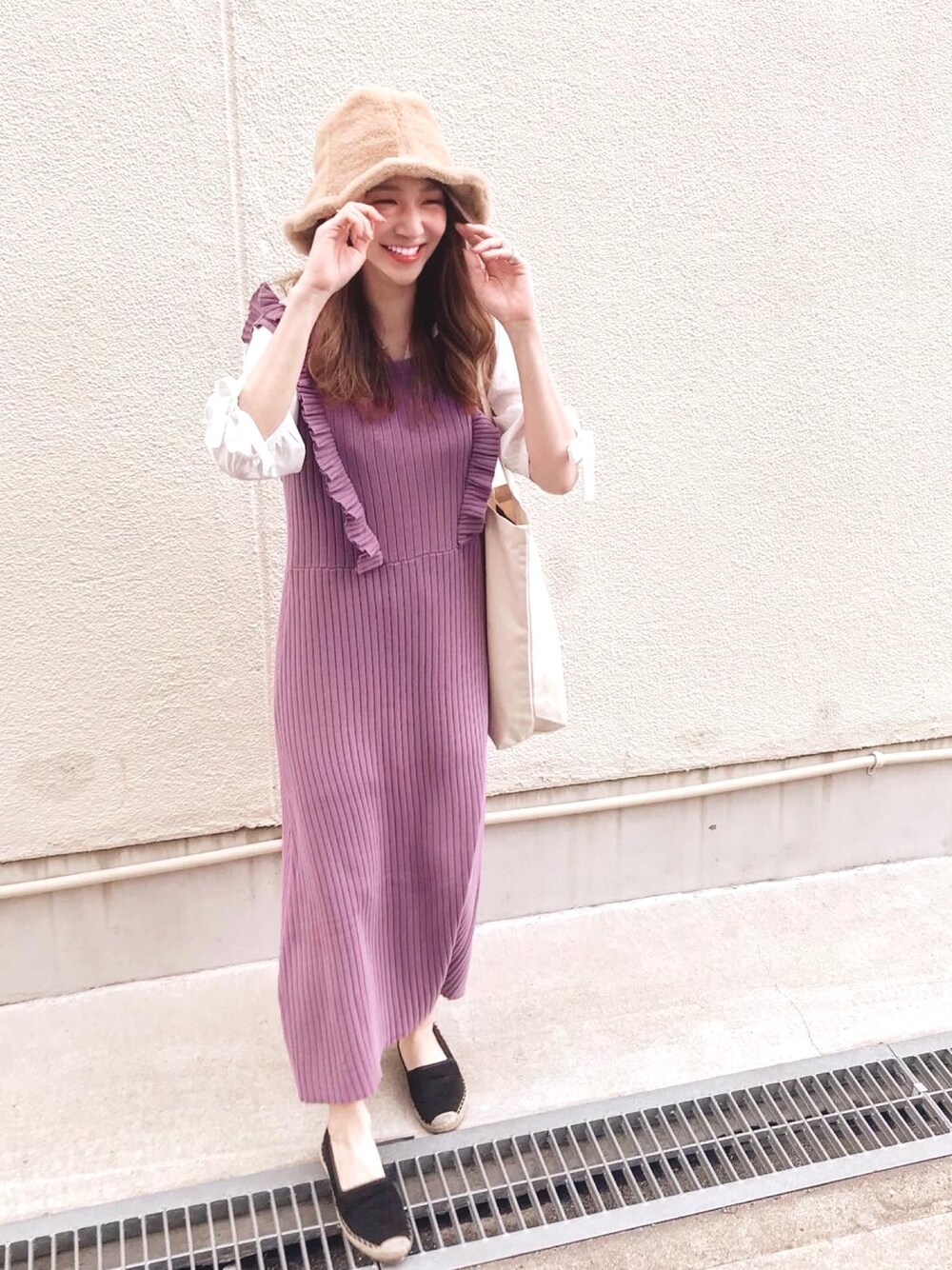 「JULIABOUTIQUE、ジュリアブティック、サタデーズ ニューヨークシティ (Saturdays NYC)、FREAK’Ｓ STORE、ワンピース、カジュアルコーデ、おうちファッション、紫、チューリップハット、ゆるコーデ」｜「Julia Boutiqueの肩フリルリブニットマキシワンピース/510661（ワンピース、パープル系）」を使った、naruminowear14さん（レディース・163cm）の春コーディネートの1枚目の写真
