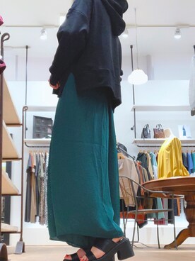 「PICCIN（ピッチン）のソフトサテンギャザースカンツ（その他パンツ、グリーン系）」を使った、A  Iさん（レディース）の秋コーディネート