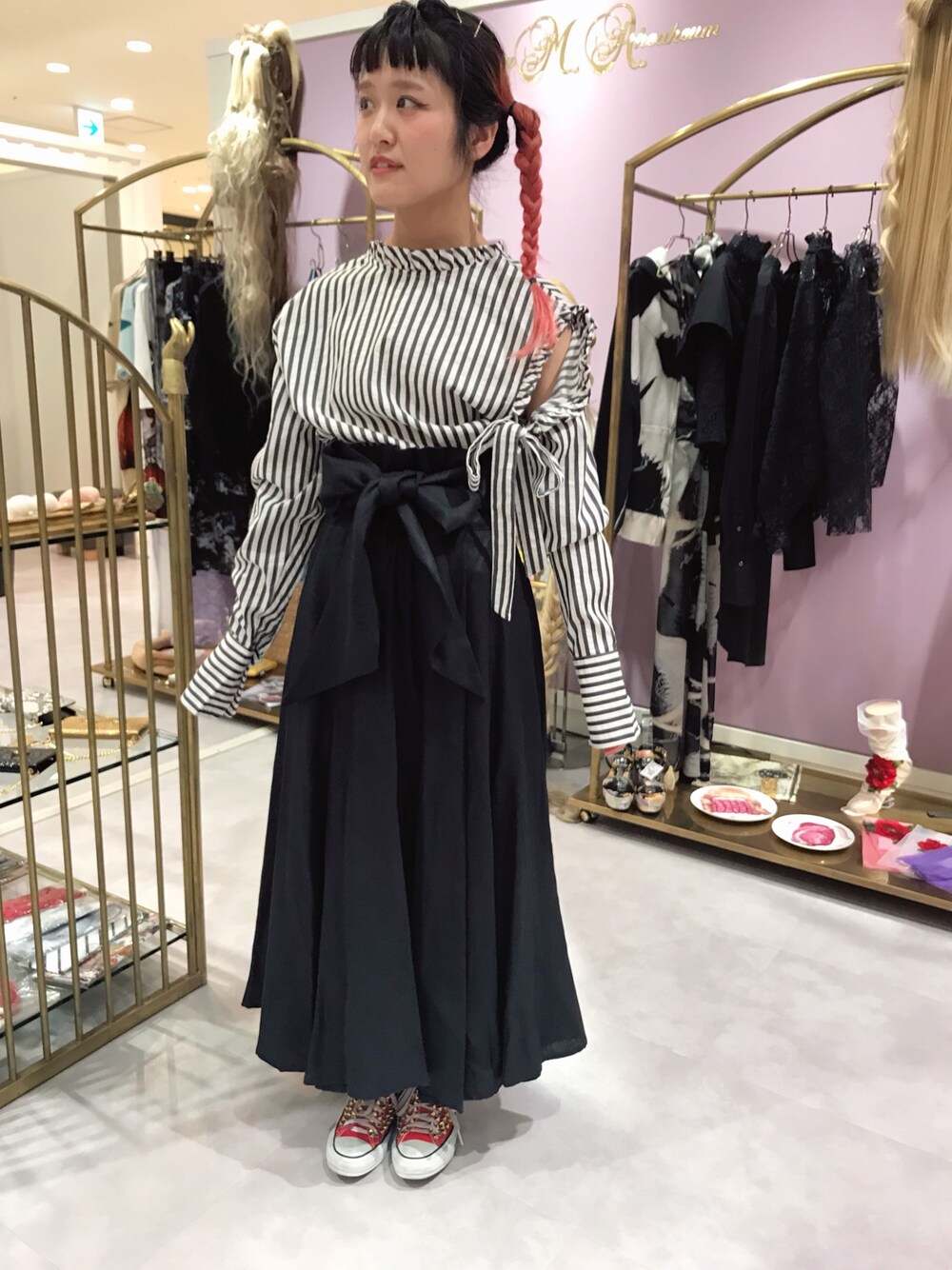 「ロングスカート、ブラックコーデ、変形トップス、ワンピース、あちゃちゅむ、ルクアイーレ、イセタンクローゼット」｜「ahcahcumのリネン　タック　LSK（スカート、ブラック系）」を使った、yukikoさん（レディース・164cm）の春コーディネートの1枚目の写真