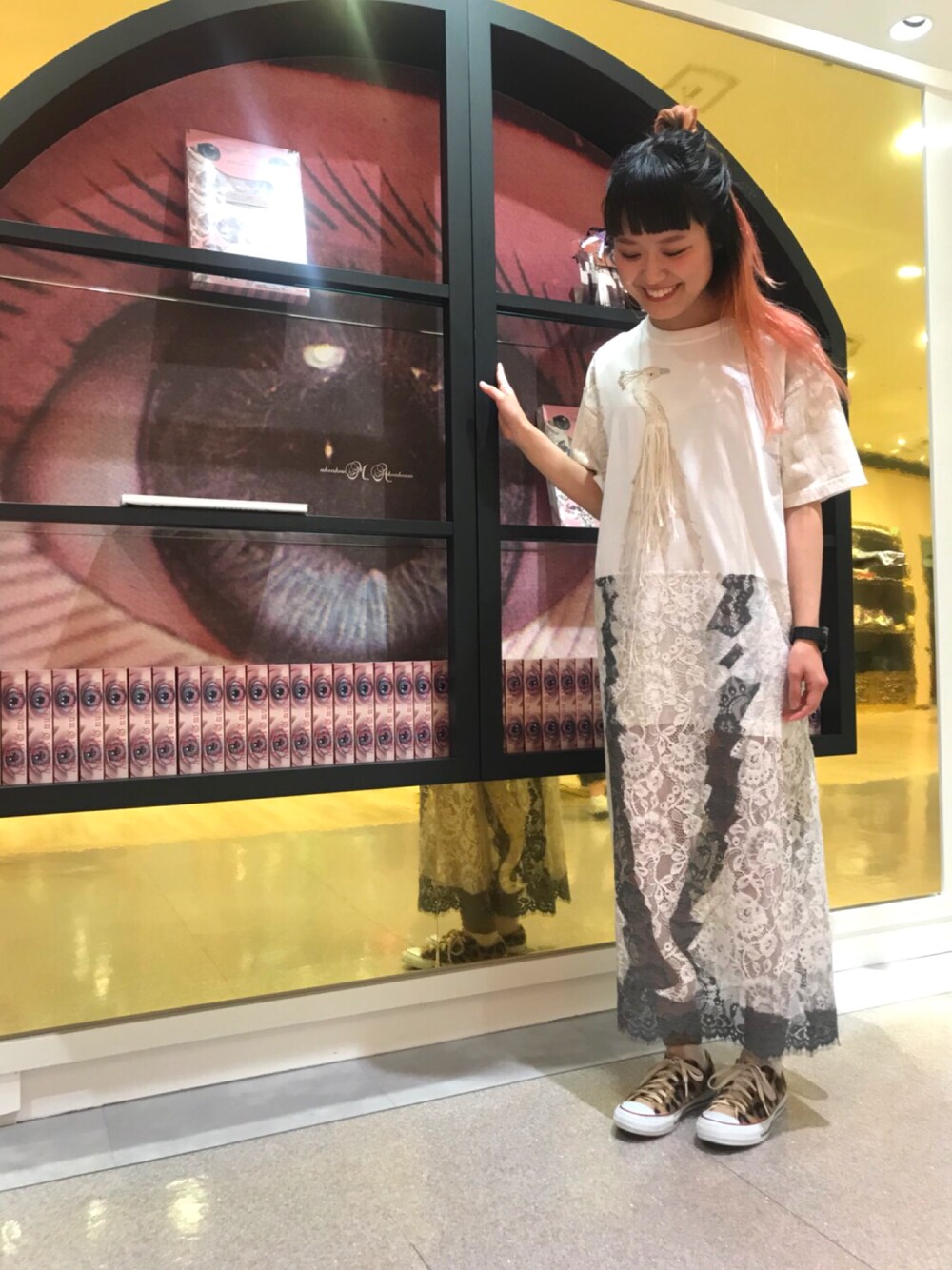「刺繍ワンピース、レースワンピース、白鳥刺繍、あちゃちゅむ、イセタンクローゼット、ルクアイーレ」｜「ahcahcumのTamar　クジャク刺繍pt　OP（ワンピース、ホワイト系）」を使った、yukikoさん（レディース・164cm）の春コーディネートの1枚目の写真