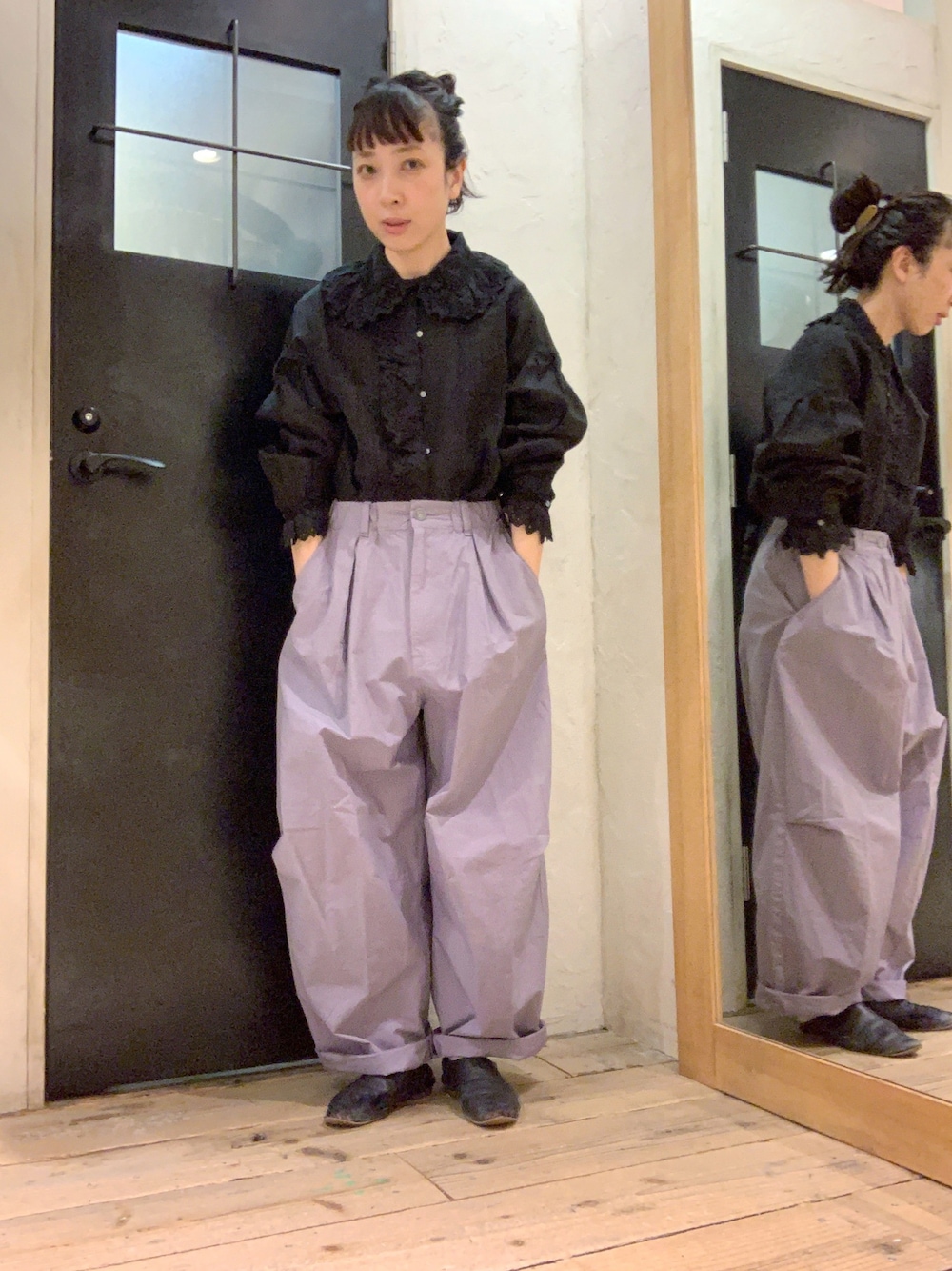 「RNA、RNA-Ｎ、ラベンダー、カラーパンツ、ピエロ、ナチュラル、クラシカル、低身長、ootd、くすみカラー」｜「RNA-NのR3858 バルーンワークカラーパンツ（その他パンツ、パープル系）」を使った、hiroseさん（レディース・155cm）の春コーディネートの1枚目の写真