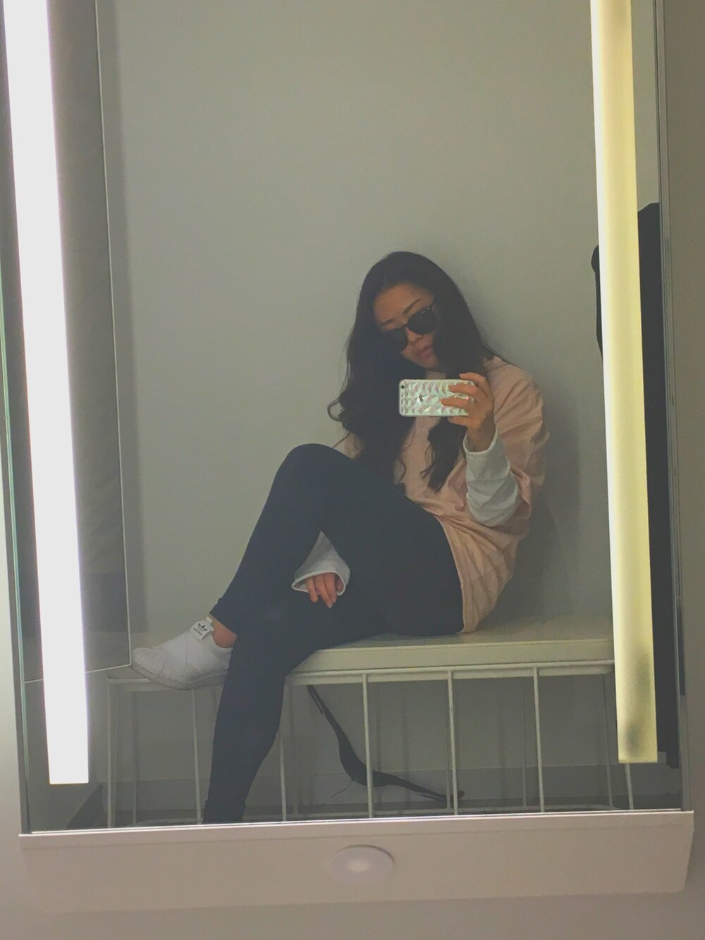 「H&Mのアイテム（Tシャツ/カットソー、ピンク系）」を使った、ayualohaさん（レディース・158cm）の春コーディネートの1枚目の写真
