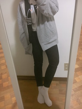 「adidas Originals（アディダスオリジナルス）のアイテム（ジャケット/アウター、ブラック系）」を使った、ナホさん（レディース・162cm）の冬コーディネート