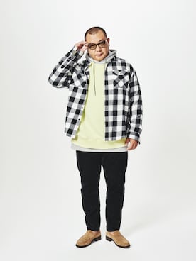 「ポチャメン」｜「アイテム（スウェット）」を使った、木下隆行さん（メンズ・183cm）の冬コーディネート