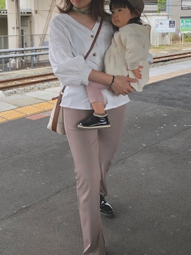 「リブスリットストレートパンツ」｜みなっちさん（レディース・154cm）の春コーディネート