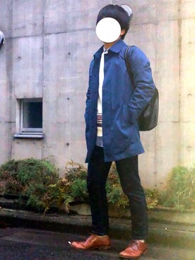 「青×白」｜「アイテム（ステンカラーコート）」を使った、OGさん（メンズ・165cm）の冬コーディネート