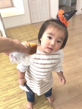 「Moujonjon（ムージョンジョン）のアイテム（デニムパンツ）」を使った、Riさん（キッズ・80cm）の秋コーディネート