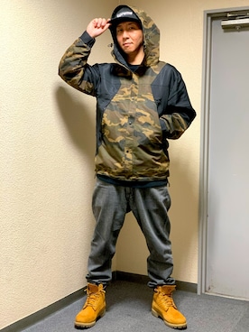 「アイテム（マウンテンパーカー、その他）」を使った、En serio TOKYO officialさん（メンズ・172cm）の冬コーディネート