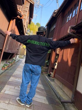 「バックプリント」｜En serio TOKYO officialさん（メンズ・172cm）の春コーディネート