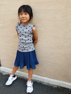 「allolun.（オールオルン）のドット柄タンクトップ（タンクトップ、グレー系）」を使った、sora☆さん（キッズ・124cm）の秋コーディネート