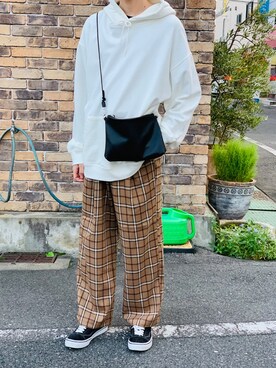 「THE CASUAL（カジュアル）のTRストレッチ コーデュロイ 無地 チェック ワイドパンツ（その他パンツ、ベージュ系）」を使った、ユーキ☆ﾐさん（メンズ・168cm）の秋コーディネート