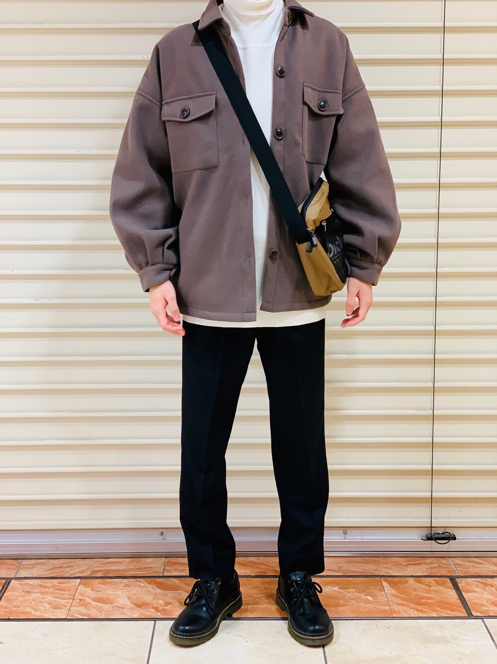 「ブラウン色に染まれ、おしゃれさんと繋がりたい、シンプル、大人コーデ、オーバーサイズ、いいね、save、フォローお願いします🤑」｜「RETRO GIRLの裏キルトフェイクウールCPO（その他アウター、ブラウン系）」を使った、ユーキ☆ﾐさん（メンズ・168cm）の冬コーディネートの1枚目の写真