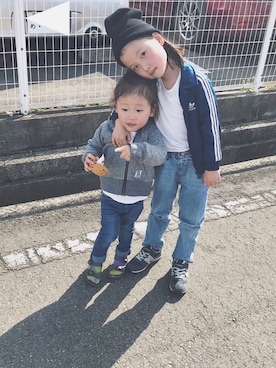 「サンダルに靴下」｜「アイテム（ジャージ）」を使った、バニージョイ☆さん（キッズ・110cm）の春コーディネート