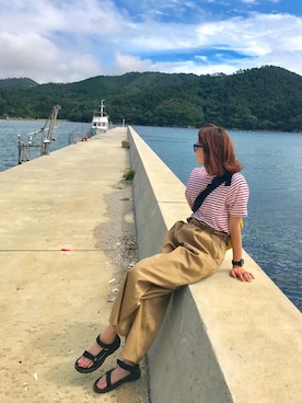 「アイテム（ボディバッグ/ウエストポーチ、イエロー系）」を使った、Etan*さん（レディース・164cm）の夏コーディネート