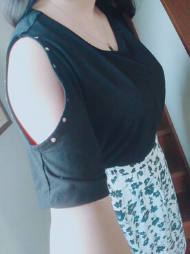 「GU（ジーユー）のアイテム（スカート、ホワイト系）」を使った、菜摘さん（レディース・162cm）の春コーディネート