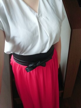 「earth music&ecology（アースミュージックアンドエコロジー）のアイテム（シャツ/ブラウス、ホワイト系）」を使った、菜摘さん（レディース・162cm）の春コーディネート