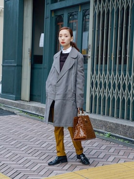「GIANFRANCO FERRE（ジャンフランコフェレ）のアイテム（ハンドバッグ）」を使った、仲西さほみさん（レディース・156cm）の秋コーディネート