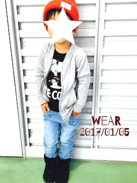 「Right-on（ライトオン）のアイテム（Tシャツ/カットソー、ブラック系）」を使った、ゆかりちゃんさん（キッズ）の冬コーディネート