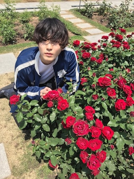 「BRUNABOINNE（ブルーナボイン）のアイテム（その他アウター）」を使った、中津 健さん（メンズ・181cm）の秋コーディネート