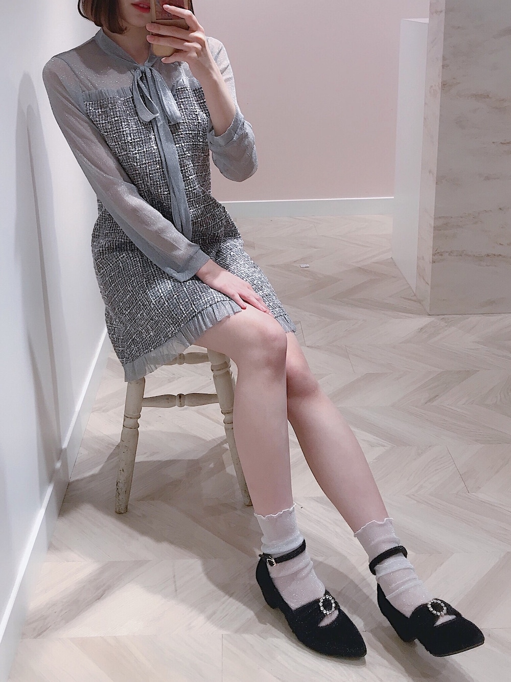 「titty&Co.、ティティーアンドコー、秋のコーデ、おしゃれさんと繋がりたい、プチプラコーデ、ワンピース、キラキラ、ラメ、ツイード、韓国ファッション」｜「TITTY&CO.の【titty&Co.PETIT】ミックスツイードパール釦ワンピース（ワンピース、グレー系）」を使った、momo☁️さん（レディース・168cm）の秋コーディネートの1枚目の写真