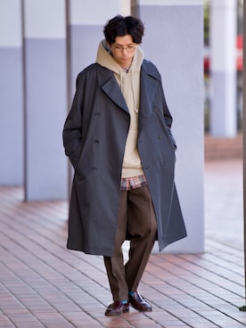 「AURALEE」｜「アイテム（トレンチコート）」を使った、talow/タローさん（メンズ・176cm）の秋コーディネート