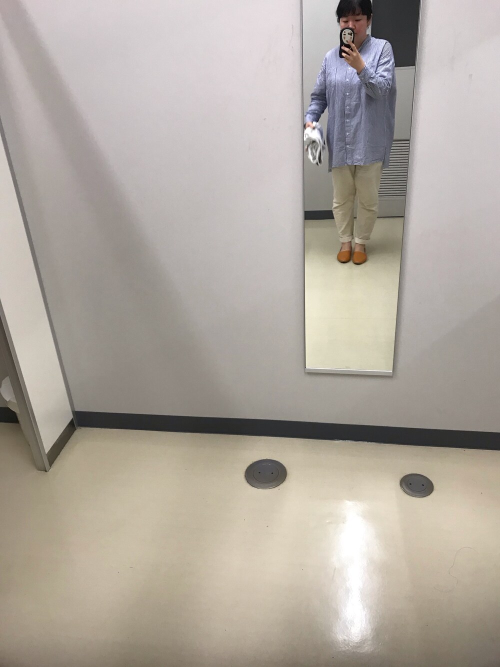 「ストライプシャツ」｜「no brandのアイテム（シャツ/ブラウス、ブルー系）」を使った、さらよこ☻さん（レディース・155cm）の春コーディネートの1枚目の写真