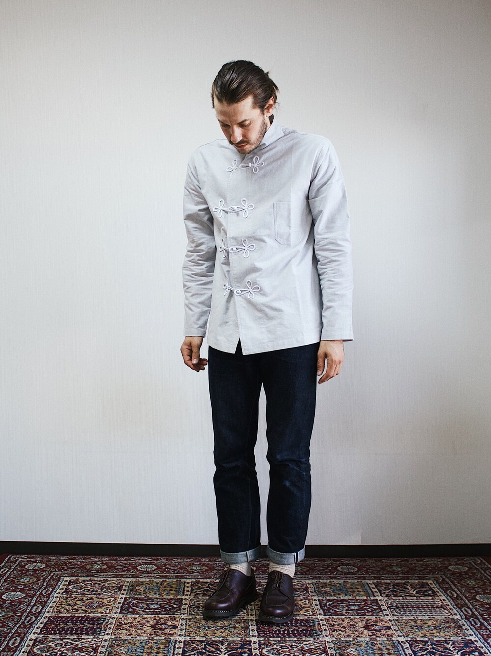「jeans、FULLCOUNT、denim、streetwear、STYLE、VINTAGE、herritage」｜「NITEKLUBのアイテム（シャツ/ブラウス、ブルー系）」を使った、Pathieu Meladanさん（メンズ・179cm）の春コーディネートの1枚目の写真